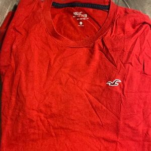 Red Hollister tee